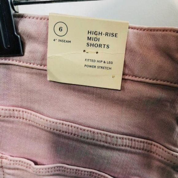 Sold NWT Universal Thread Pink Midi- Fitted Hip Shorts- Size 6 - Picture 4 of 8
